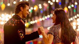 Genelia and Riteish Deshmukh gives a shout out to the upcoming Loveratri trailer