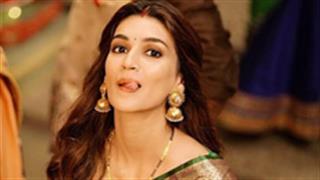 I don't think anyone could have played Rashmi the way Kriti did: Laxman Utekar