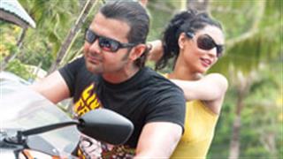 Mahaakshay found it 'nerve-wracking' to work with dad