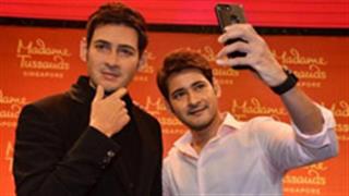 Check out Mahesh Babu clicks a selfie with his Wax statue!