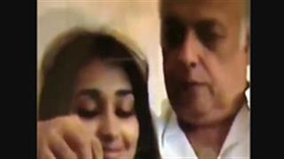 Mahesh Bhatt and Jiah Khan's video holding hands goes viral!