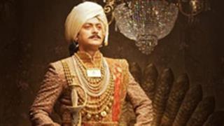 Jisshu Sen Gupta looks like a royal king as Maharaja Gangadhar Rao in Manikarnika!