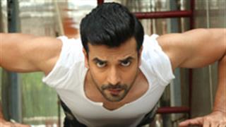 What is the secret behind actor Manit Jaura’s fitness!