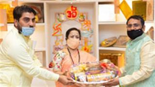 Director Manoj Jain, Aaditya Shah & Mayor Kishori Pednekar add Sparkle to Diwali Celebration this year for Gaurav Sweets 