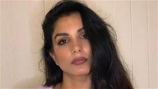 Monica Gill shows her support for farmers & wrath on corporate-political alliance!
