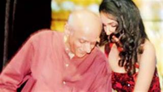 When Mukesh Bhatt stamped on Hasleen Kaur's dress