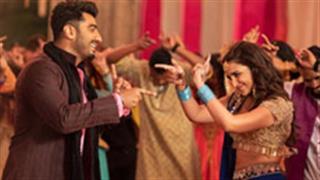 When the entire crew grooved to 'Dhoom Dhadaka' on the sets of Namaste England