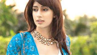 Hottie gets scared while shooting for her own horror film