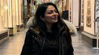 Neeru Bajwa is taking advantage of the lockdown as she stylishly enjoy the swing in a mall on her vacation in London!