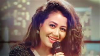 Neha Kakkar's 'Mile Ho Tum Humko' becomes the first Indian love song to hit 1 billion views!