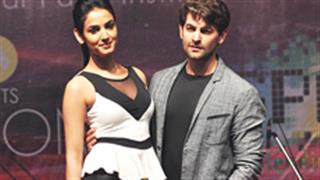 Neil, Sonal Chauhan get chatty with fans