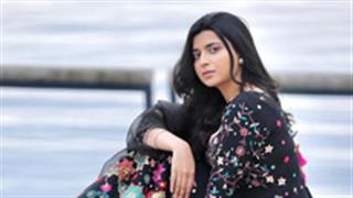 Nimrat Khaira's simplicity can change the way you look at beauty!