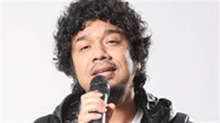 Singer Papon in trouble for kissing a minor!