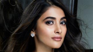 Pooja Hegde crosses 4 million followers on Instagram!