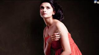 Prachi Desai ditches Vikram Bhatt at the last minute