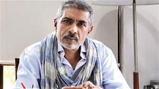 Director Prakash Jha and actor Manav Kaul's adventure in Gujarat!