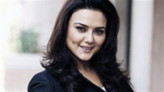 Shah Rukh Khan starrer Kal Ho Na Ho completes 17 years, Preity Zinta shows her gratitude!
