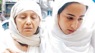 We asked Jiah to cut off ties with Sooraj: Rabiya Khan