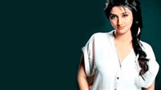 Ragini Khanna happy to be in Akki's Punjabi production