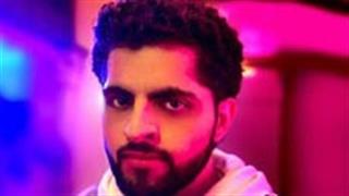 Singer Raj Pandit along with Jonita Gandhi bring the perfect romantic anthem Gallaan Teriyaan for long-distance lovers