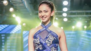Rakul Preet Singh walks the ramp for ACE designer Narendra Kumar!