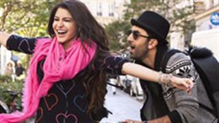 Check Out: Anushka and Ranbir's ode to 'An Evening in Paris'