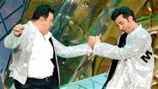 Rishi Kapoor is impressed with Ranbir's look in 'Bombay Velvet'