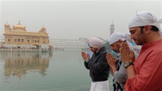 Jimmy Shergill takes blessings at Golden Temple for 'Rangbaaz Phirse'