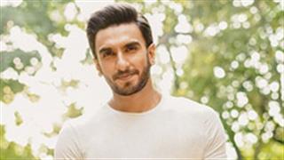 Ranveer Singh looks sleek and smart in stylish off-white Tee and Jeans, casual streetwear ensemble!