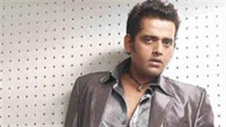 Ravi Kishan to try his luck in South