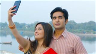 Riya Sen & Anant Vidhaat wrap the shoot for their web series 'Pati Patni Aur Woh'