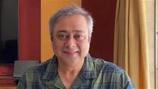 'तरायांचे बैट' की 10वीं वर्षगांठ पर सचिन खेडेकर ने एक हार्दिक वीडियो शेयर किया