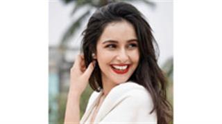 'Raksha Bandhan' actress Sadia Khateeb's three casual looks which are worth a try