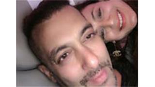 Ameesha Patel clicks selfie with 'darling' Salman Khan