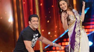 Salman's special gesture for Bhagyashree and Madhuri