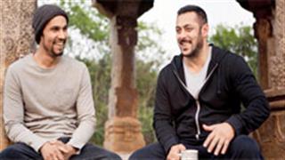 Salman and Randeep bond on sets of 'Sultan'