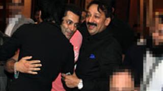 Bad News Fans: No more hugs for SRK, Salman?