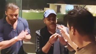 Salman Khan & brother Sohail Khan celebrates late musician Wajid Khan's birthday!