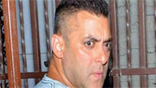 Is Salman the reason behind SRK-Hrithik fight?