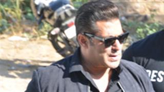 Guess who paid a visit to Salman Khan in Jodhpur Jail?
