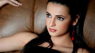 'Modern Bahu' is new, fresh: Sanaya Irani