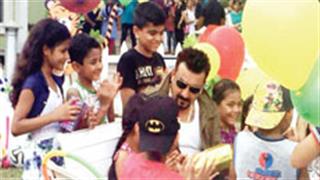 Sanjay Dutt faces the camera for the first time after coming out of jail