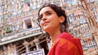 Sanya Malhotra wraps this successful year by seeking blessings at a temple!