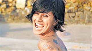 Sapna wears pink to support Gulabi Gang