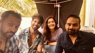 राशी खन्ना निर्देशक राज और डीके की सीरिज़ के दूसरे शेड्यूल के लिए पहुंची गोवा!