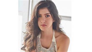 Shanaya Kapoor turns the heat up with her alluring dance moves!