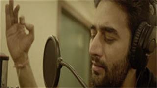 Watch It: 'Gehra Ishq' from Neerja is an ode to love!