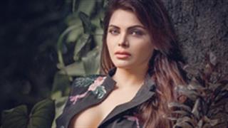 Sherlyn Chopra alluring in her trademark style!