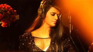 Shikha Thakur to croon in her debut album