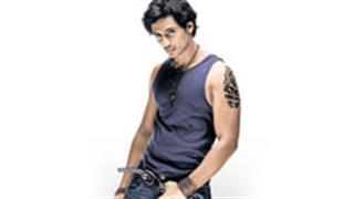 Actor Shiv Pandit unhurt in accident